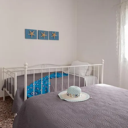 Sagma Beach Rooms Perissa (Santorini)