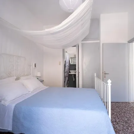 Sagma Beach Rooms Bed & Breakfast 2*