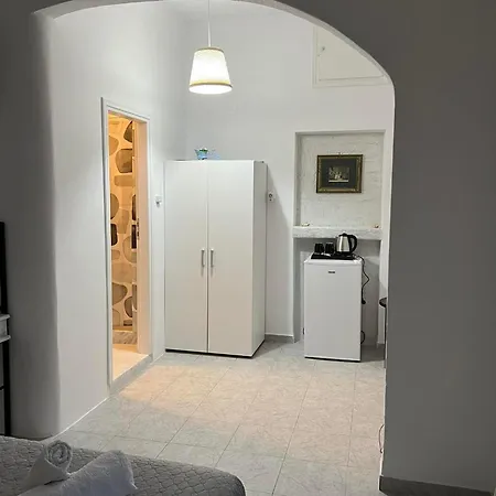 Sagma Beach Rooms Perissa (Santorini)